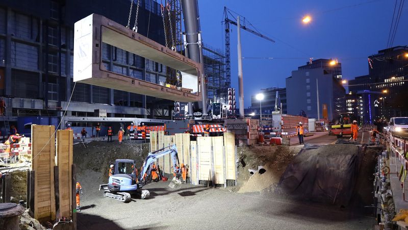 Remise à ciel ouvert de la Drize, PAV, Genève – Secteur Acacias : réalisation du franchissement de la route des Acacias. Opération coup de poing sur 4 jours – David Wagnieres